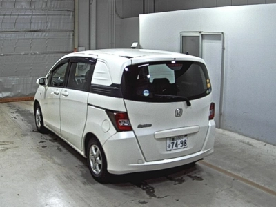 HONDA FREED SPIKE
