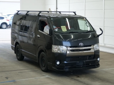 TOYOTA HIACE