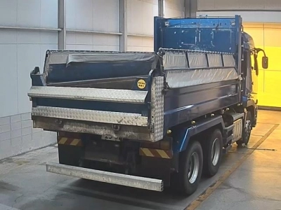 MITSUBISHI FUSO