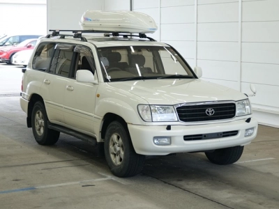TOYOTA LAND CRUISER