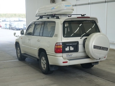 TOYOTA LAND CRUISER