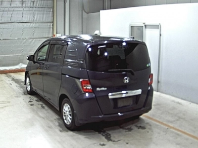 HONDA FREED SPIKE