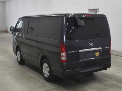 TOYOTA REGIUS VAN