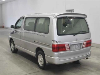 TOYOTA GRAND HIACE