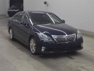 TOYOTA CROWN HYBRID