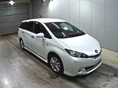 TOYOTA WISH