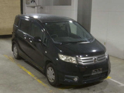 HONDA FREED SPIKE