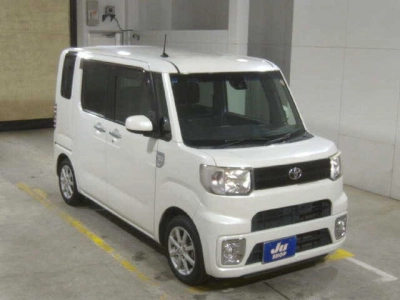 TOYOTA PIXIS MEGA