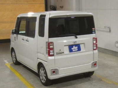 TOYOTA PIXIS MEGA