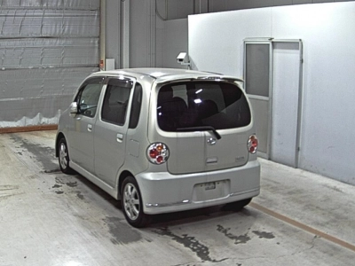 DAIHATSU MOVE LATTE