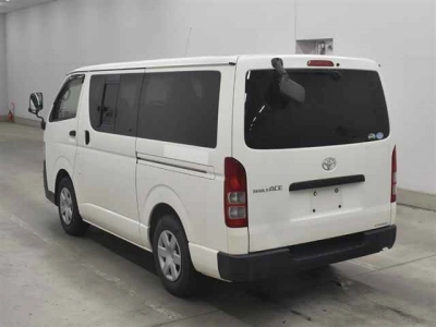 TOYOTA REGIUS VAN