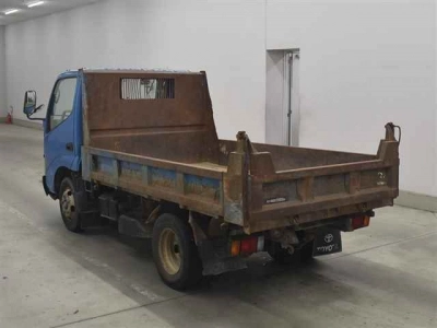 TOYOTA DYNA