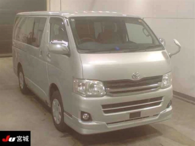 TOYOTA REGIUS VAN