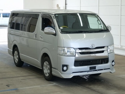 TOYOTA REGIUS ACE