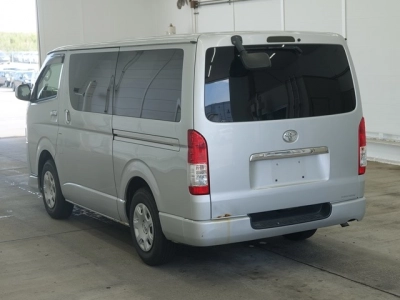 TOYOTA REGIUS ACE
