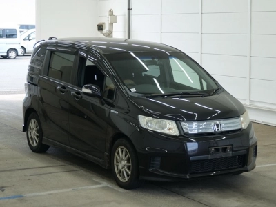 HONDA FREED SPIKE