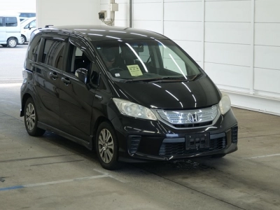 HONDA FREED HYBRID