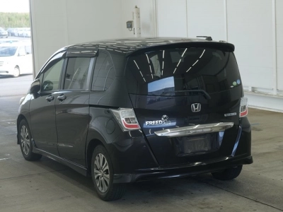 HONDA FREED HYBRID