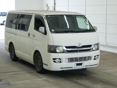 TOYOTA REGIUS ACE