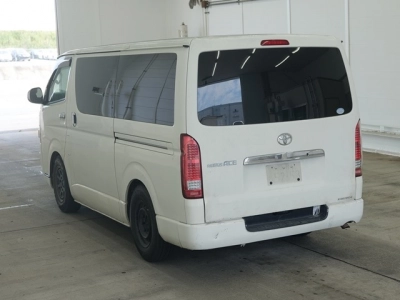 TOYOTA REGIUS ACE