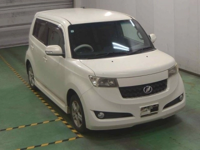 TOYOTA BB