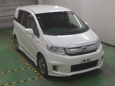HONDA FREED SPIKE