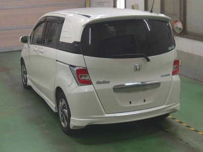 HONDA FREED SPIKE