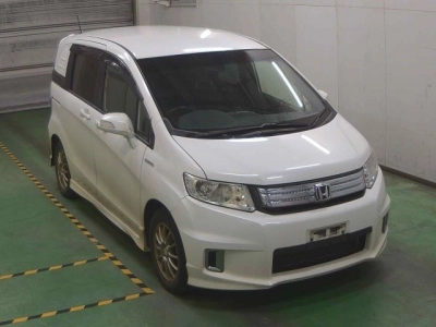 HONDA FREED SPIKE