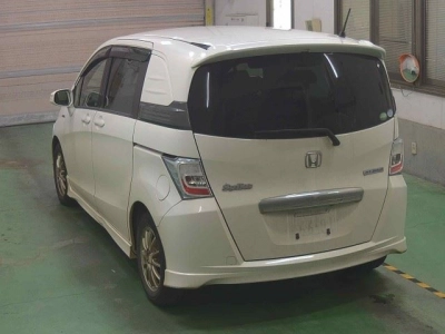 HONDA FREED SPIKE