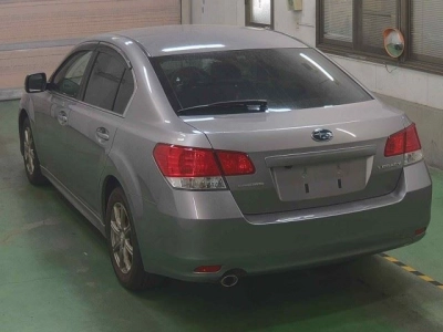 SUBARU LEGACY B4