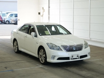 TOYOTA CROWN HYBRID