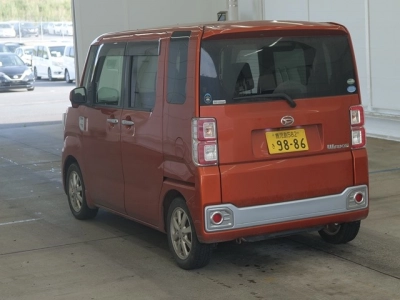 DAIHATSU WAKE