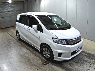 HONDA FREED SPIKE