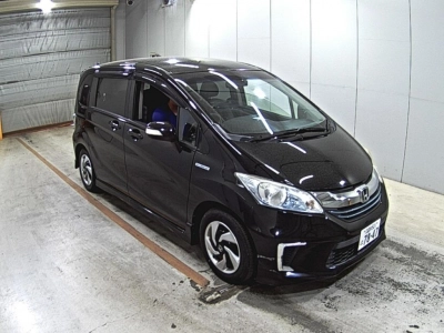 HONDA FREED HYBRID