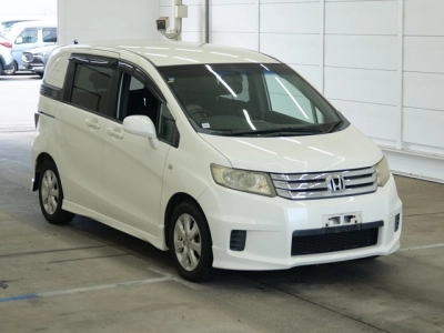 HONDA FREED SPIKE