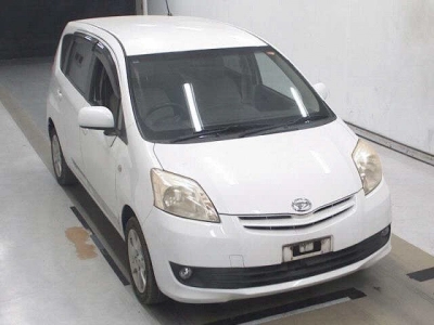 DAIHATSU BOON LUMINAS
