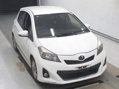 TOYOTA VITZ