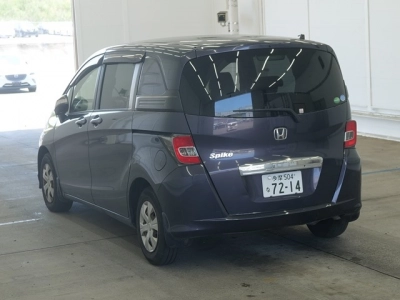 HONDA FREED SPIKE
