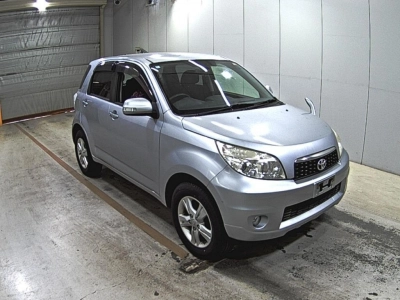 TOYOTA RUSH