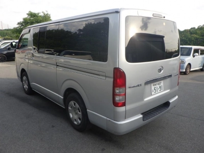 TOYOTA REGIUS VAN