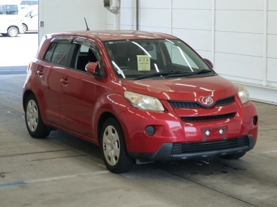 TOYOTA IST