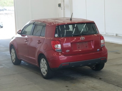 TOYOTA IST