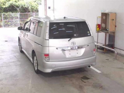 TOYOTA ISIS