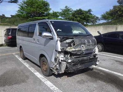 TOYOTA HIACE VAN