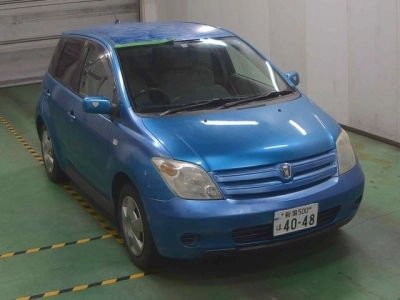 TOYOTA IST