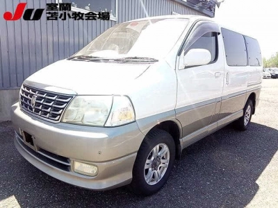 TOYOTA GRAND HIACE