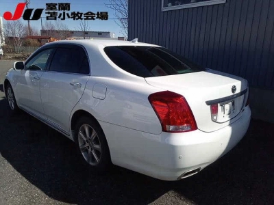 TOYOTA CROWN MAJESTA