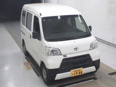 TOYOTA PIXIS VAN