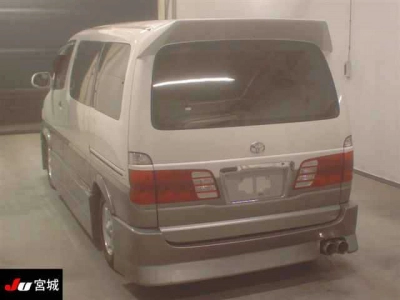 TOYOTA GRAND HIACE