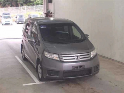HONDA FREED SPIKE